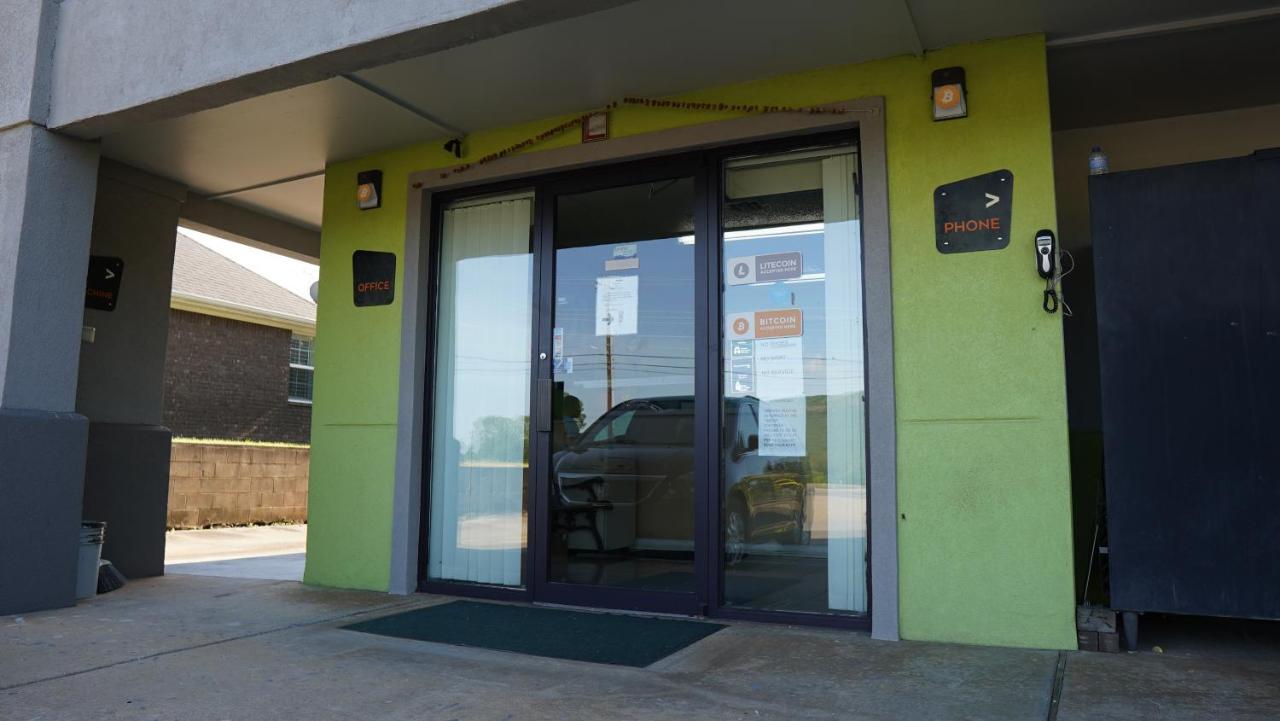 Hodler Inn Heavener Kültér fotó