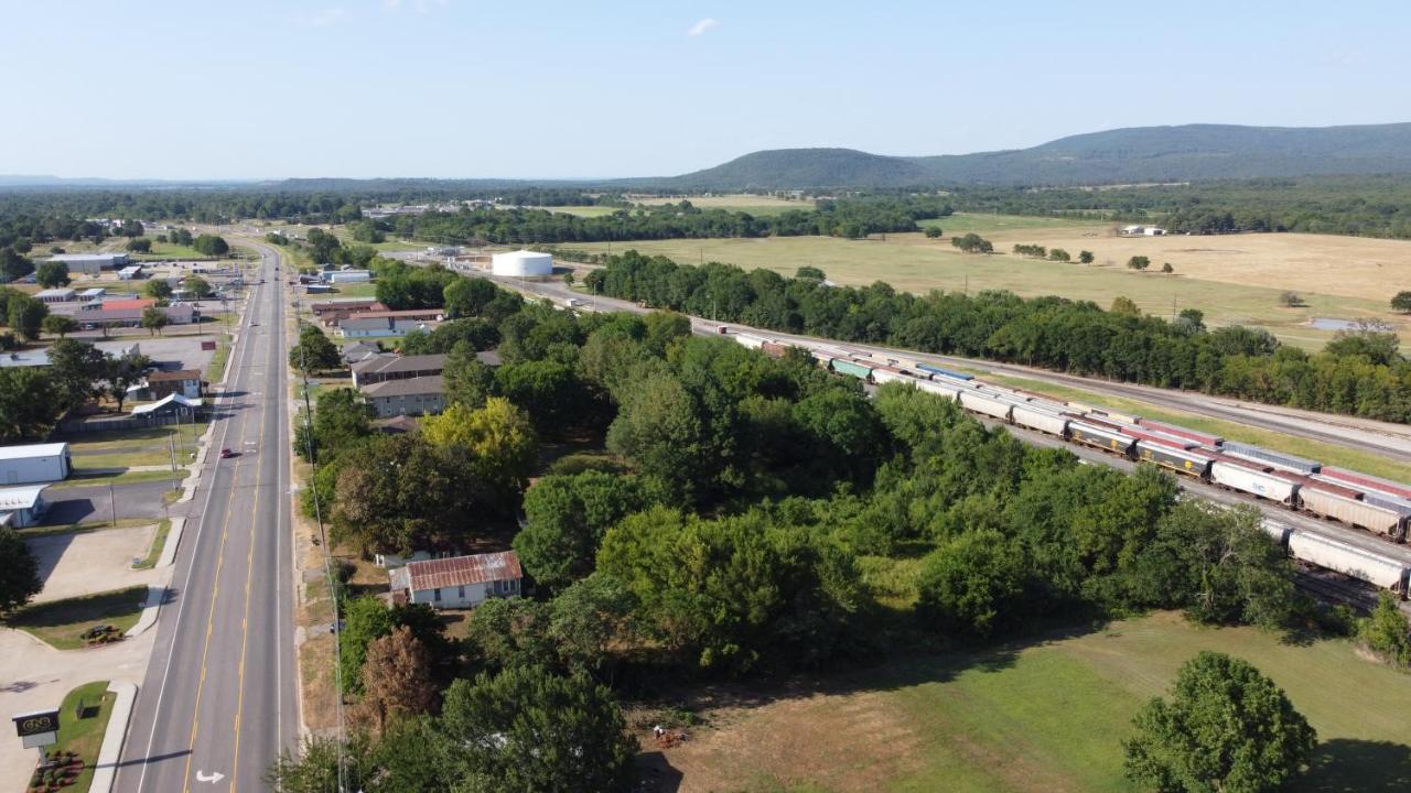 Hodler Inn Heavener Kültér fotó